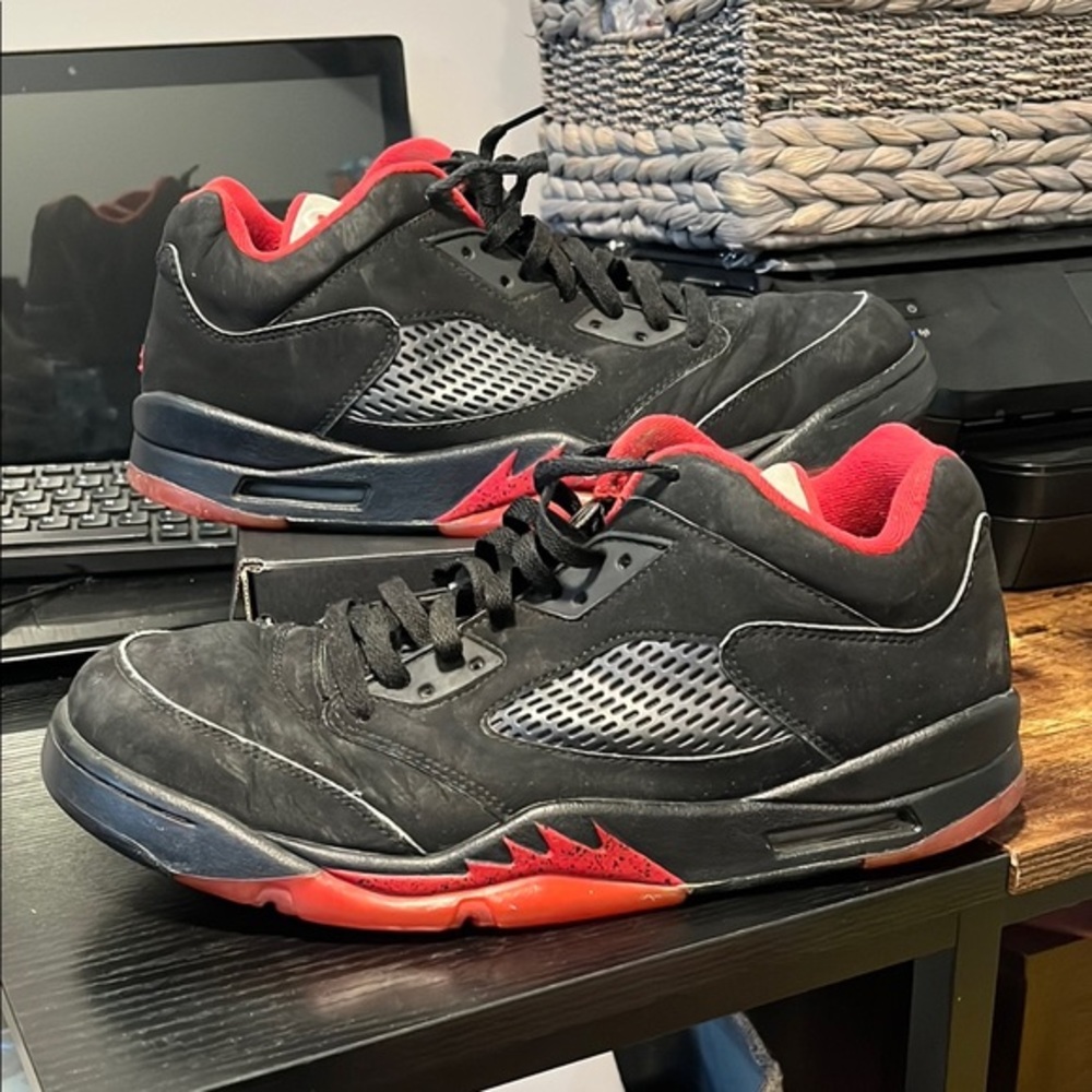 Jordan 5’s Retro Low Alternate 90 Black Red 3M Tongue 819171-001 Men’s 11.5